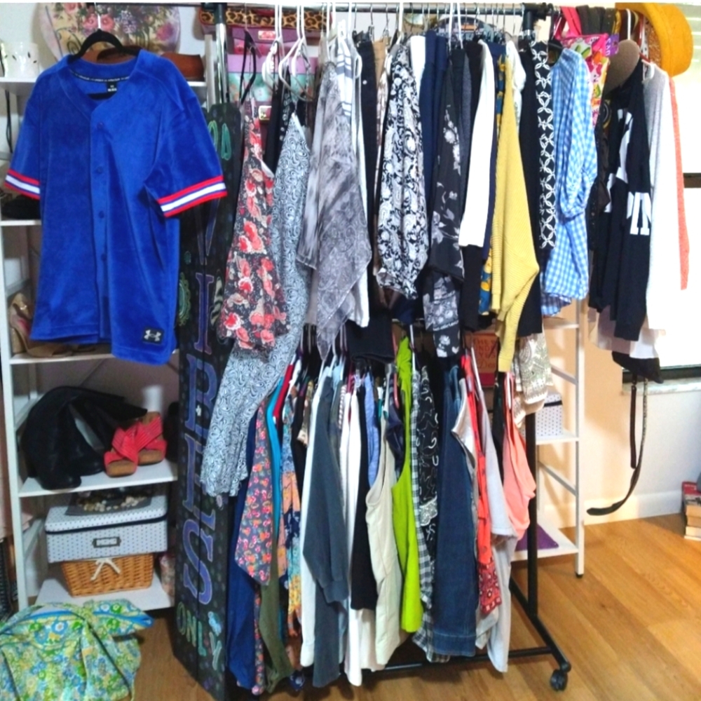 RESELLER LOT - 15 Pc Women's Clothes Mystery Bag Bundle Mid-Tier Vintage - New